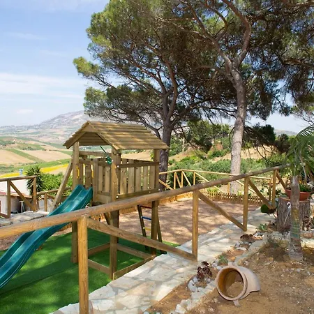 Holiday home Feudo Giglio Country Charme *